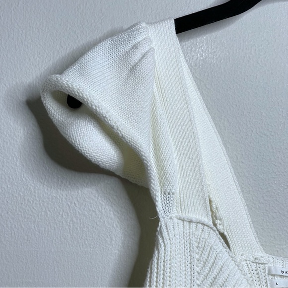 Anthropologie White Flutter Sleeve Sweater Tank Size L - Picture 6 of 9